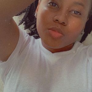 Meet your Posher, Edith